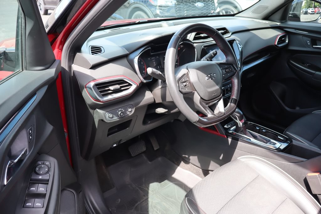 Used 2021 Chevrolet TrailBlazer RS w/ Convenience Package FWD image 4