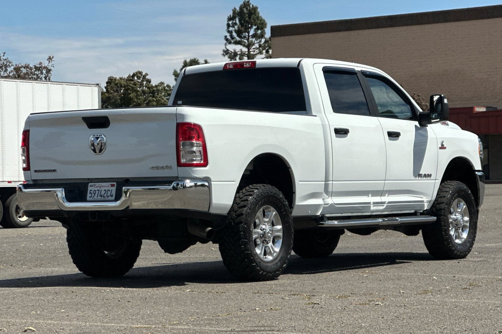 Used 2024 RAM 2500 Big Horn AWD/4WD image 3