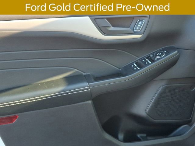 Certified 2022 Ford Escape SE w/ SE Sport Appearance Package image 15