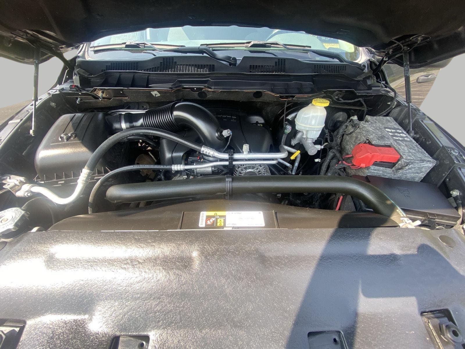 Used 2017 RAM 1500 Express AWD/4WD image 16
