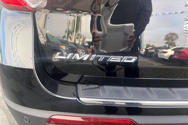 Certified 2022 Ford Explorer Limited w/ Hybrid Equipment Group 310A image 10