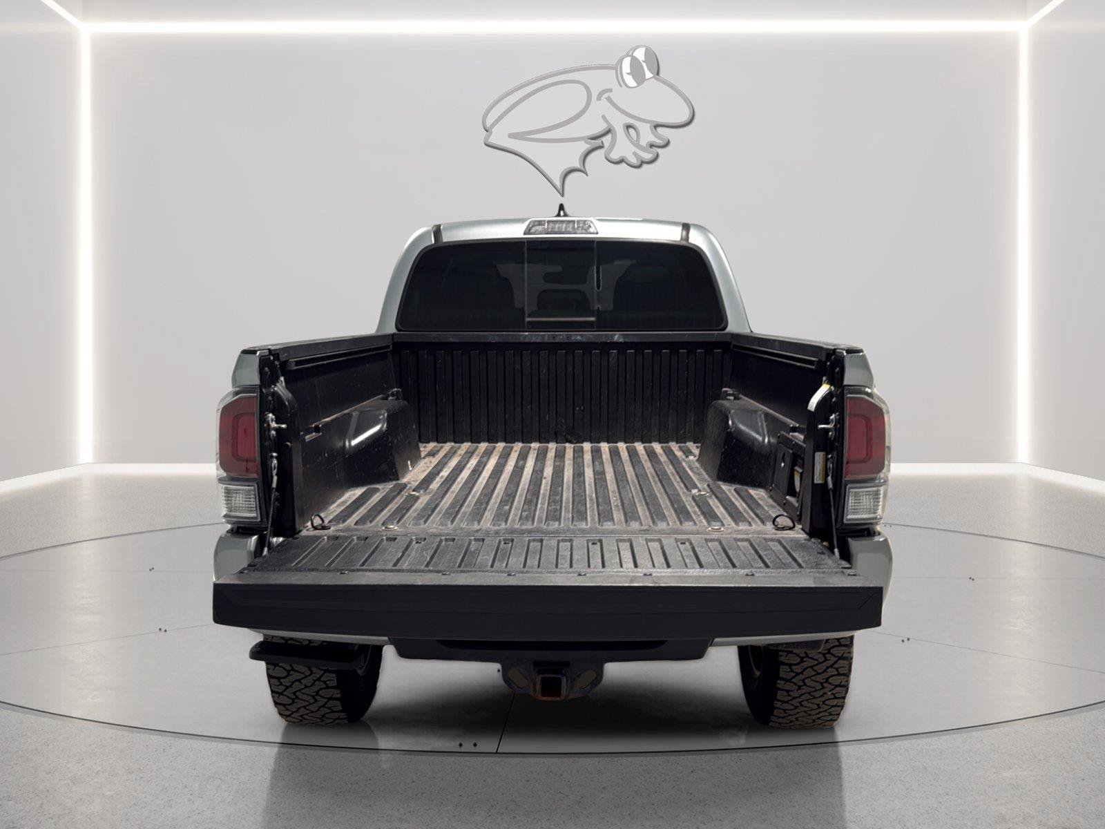 Used 2023 Toyota Tacoma TRD Sport w/ Black Out Package (TMS) AWD/4WD image 9