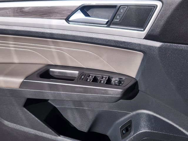 Used 2022 Volkswagen Atlas Cross Sport SE image 11