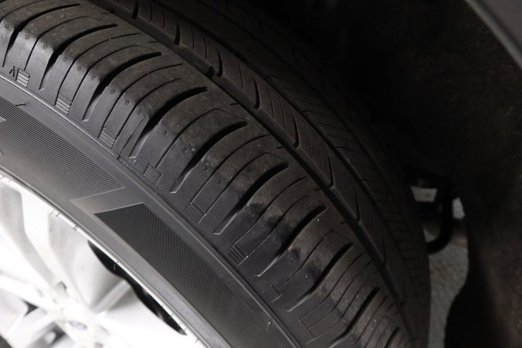 Certified 2022 Ford Explorer XLT w/ Equipment Group 202A image 21