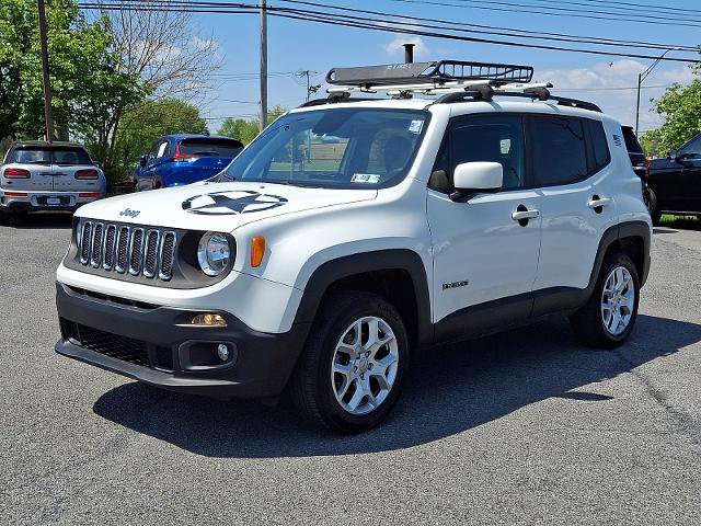 Used 2018 Jeep Renegade Latitude w/ Popular Equipment Group AWD/4WD image 3