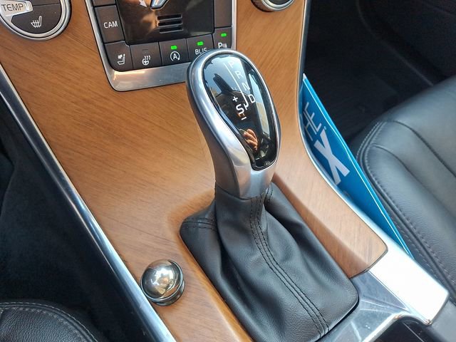 Used 2017 Volvo XC60 T6 Inscription w/ Climate Package image 20