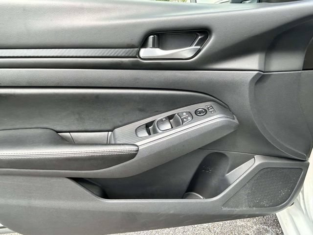 Used 2025 Nissan Altima 2.5 SV FWD image 16