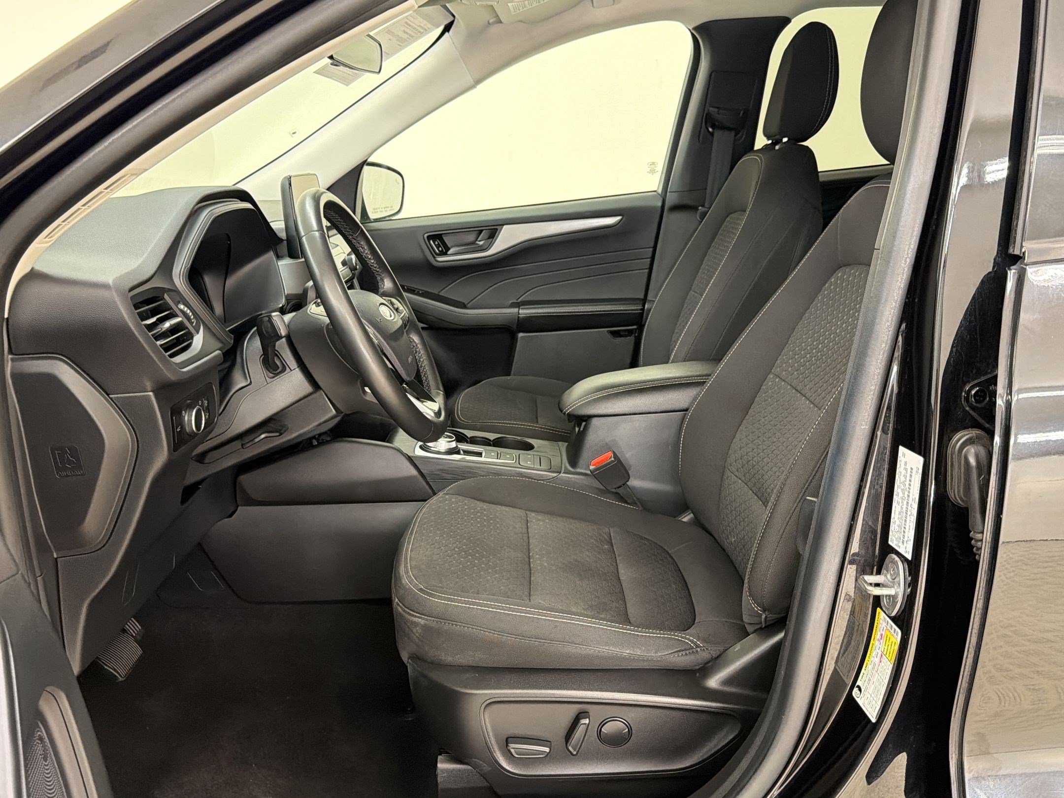 Certified 2023 Ford Escape Active AWD/4WD image 5