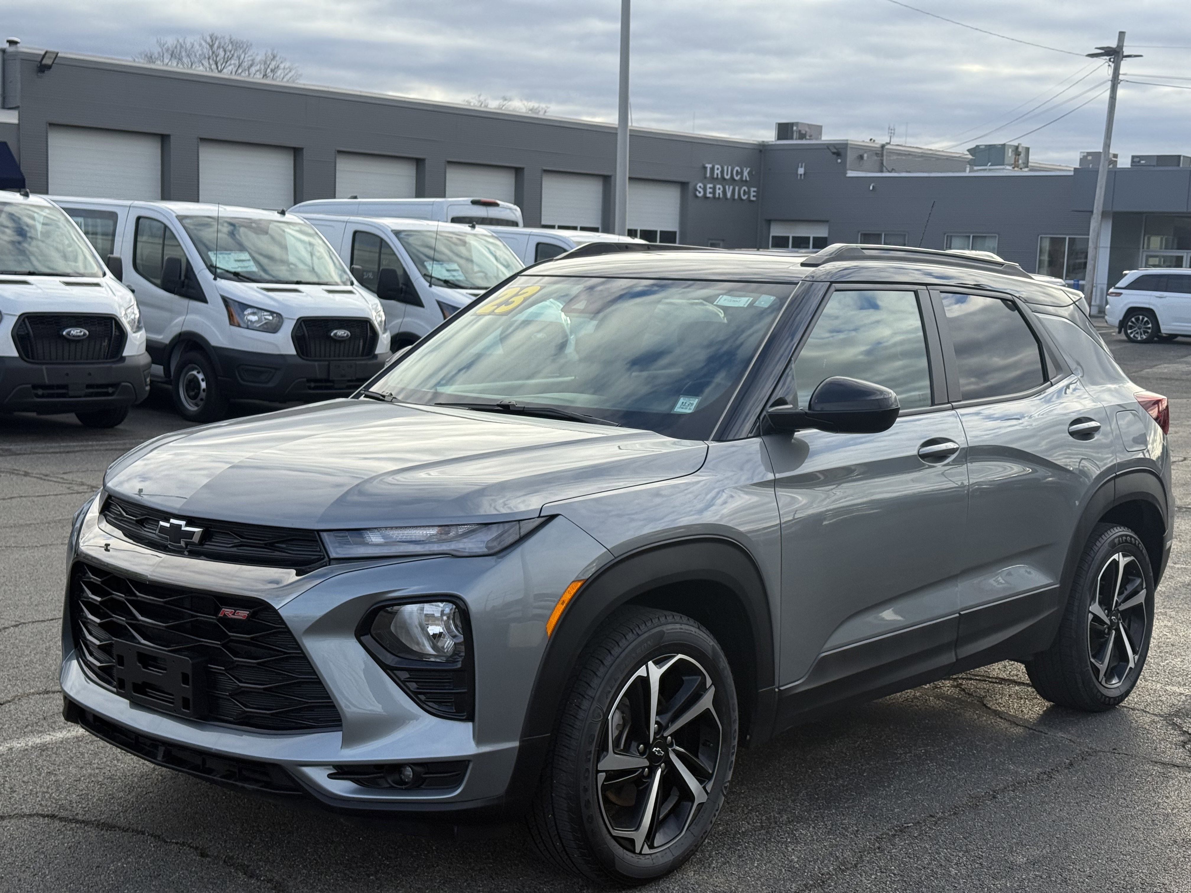 Used 2023 Chevrolet TrailBlazer RS w/ Sun and Liftgate Package image 5