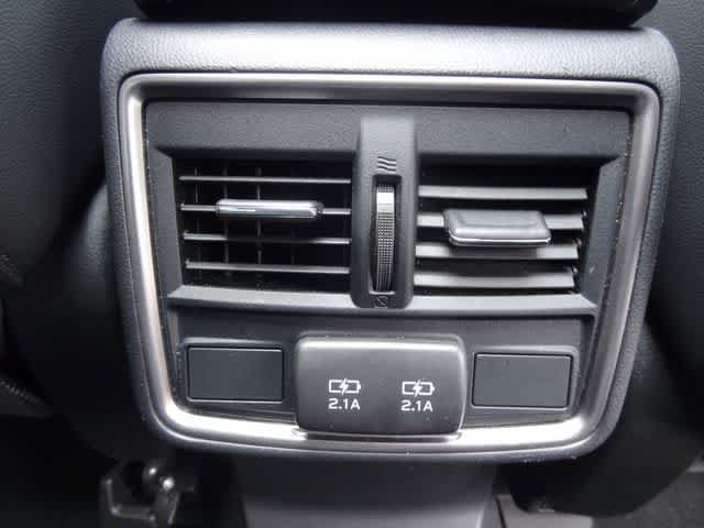Used 2022 Subaru Forester Limited AWD/4WD image 13