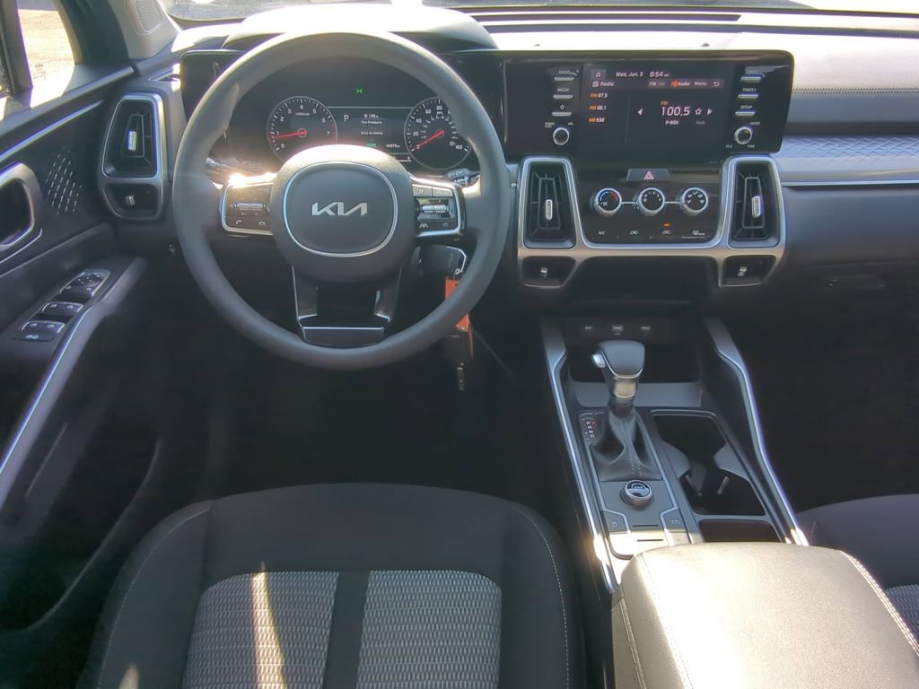 Used 2023 Kia Sorento LX FWD image 14