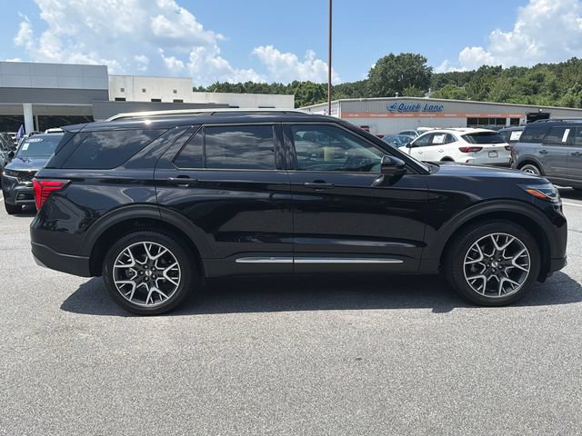 Certified 2025 Ford Explorer Platinum w/ Ultimate Package AWD/4WD image 9