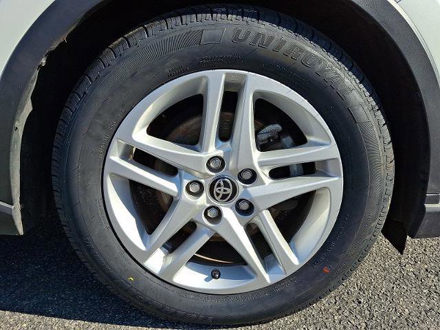 Used 2020 Toyota C-HR LE image 8