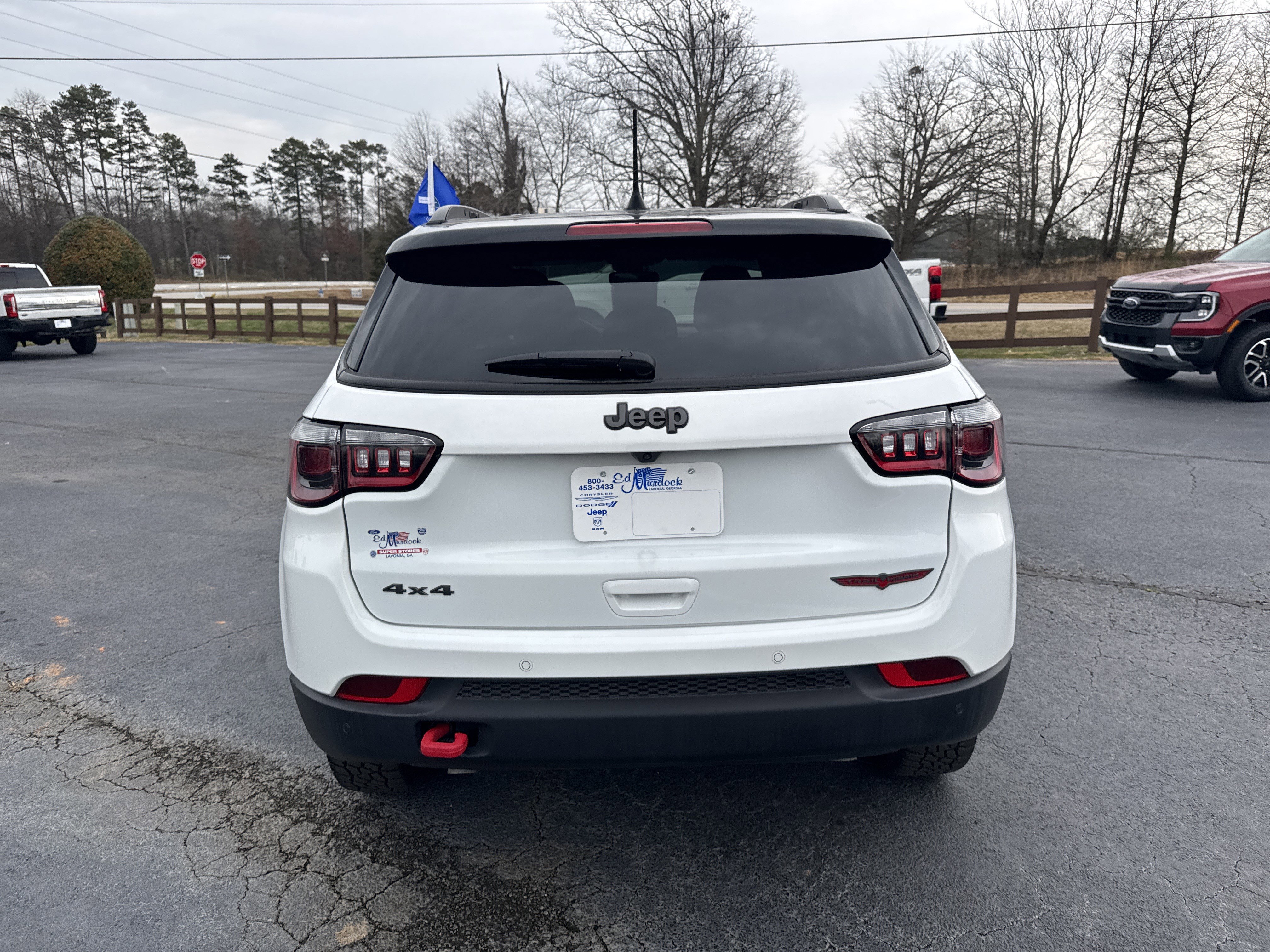 Used 2025 Jeep Compass Trailhawk image 6