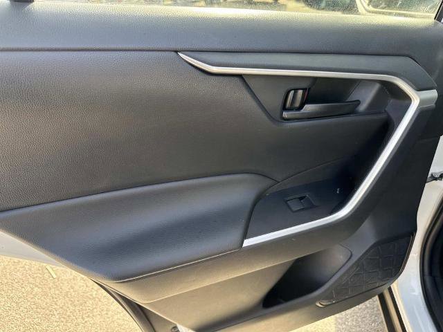 Used 2024 Toyota RAV4 LE AWD/4WD image 16