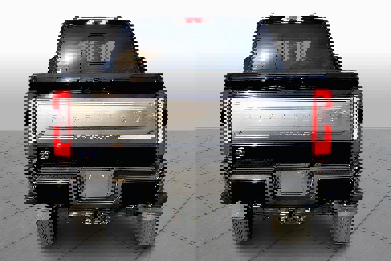 Certified 2026 Ford F350 Platinum w/ Platinum Plus Package image 5