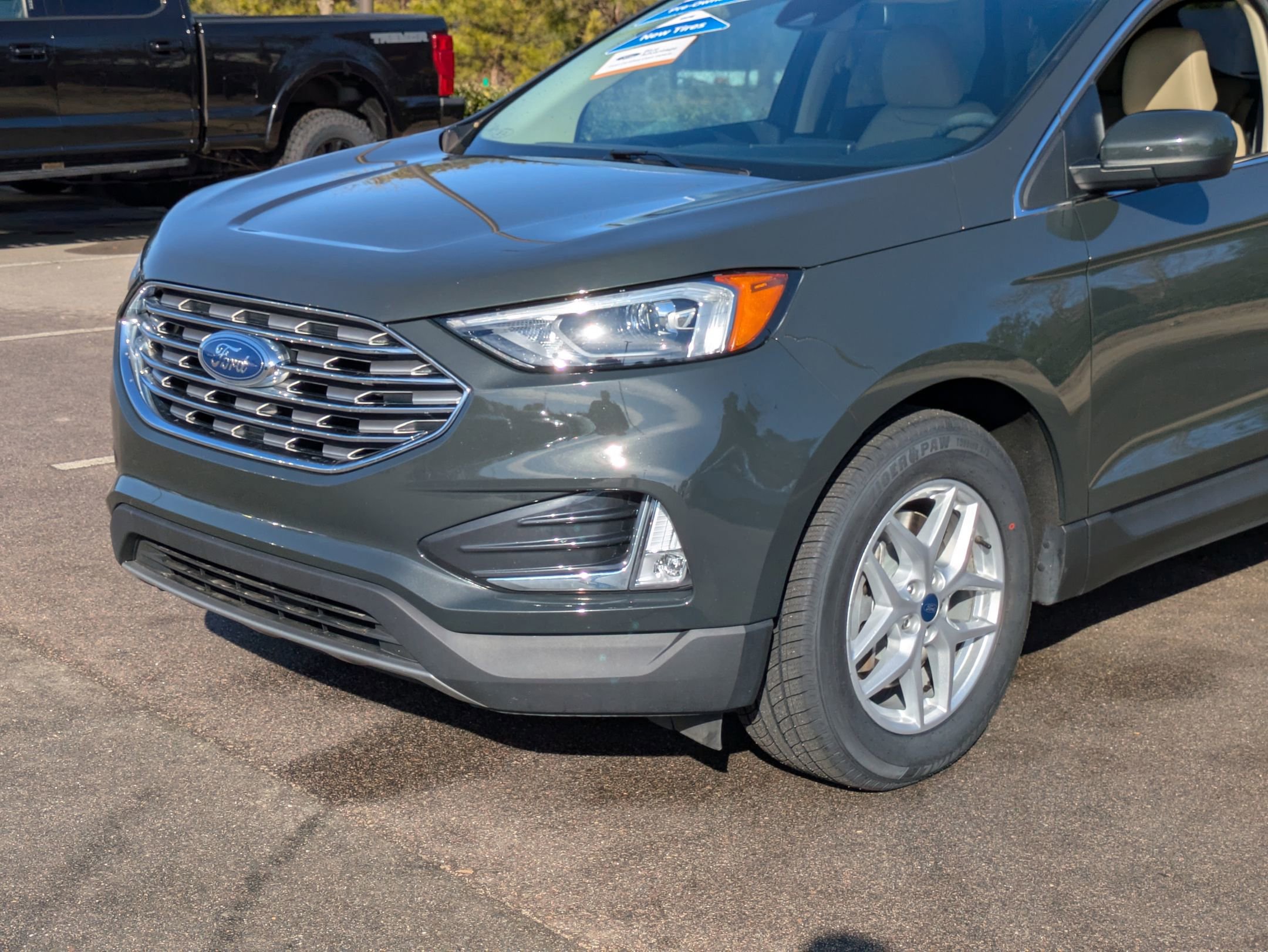 Certified 2022 Ford Edge SEL w/ Convenience Package image 2