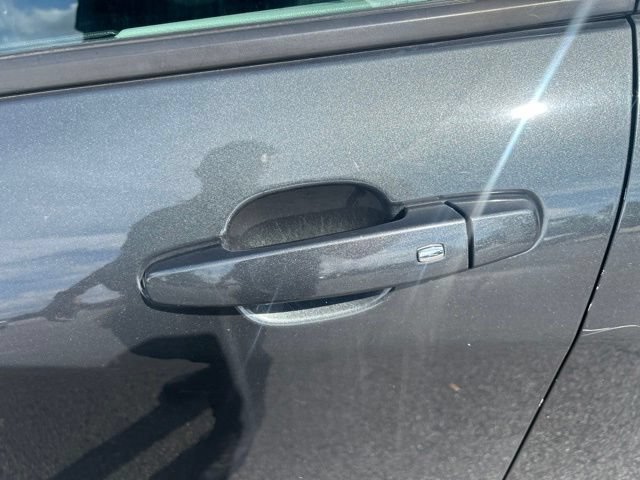 Used 2019 Chevrolet Equinox LS FWD image 16