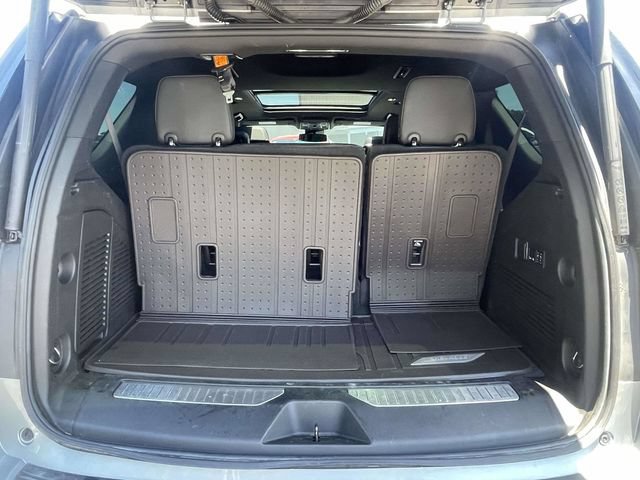 Used 2023 Chevrolet Tahoe Z71 w/ Luxury Package AWD/4WD image 12