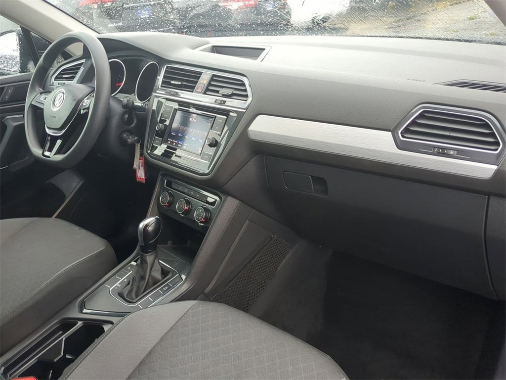 Used 2020 Volkswagen Tiguan S image 26