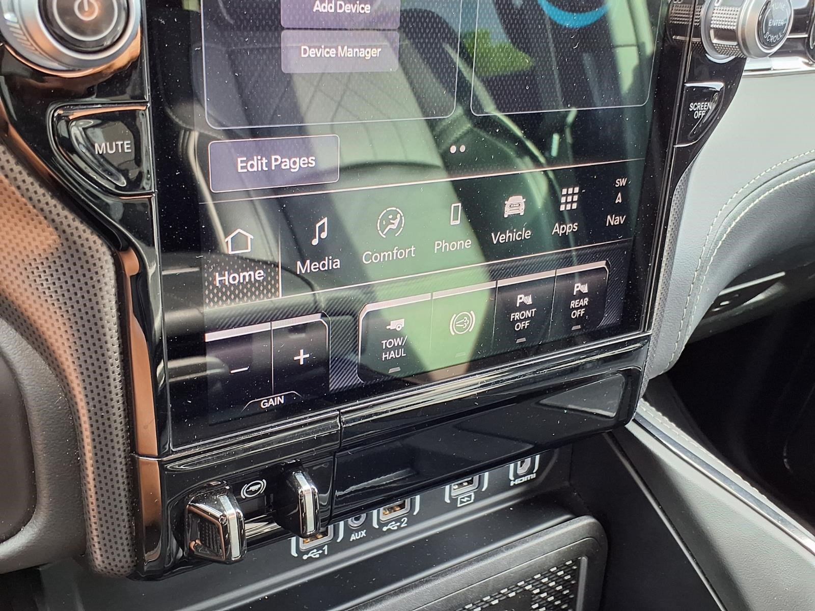 Used 2025 RAM 3500 Limited AWD/4WD image 19