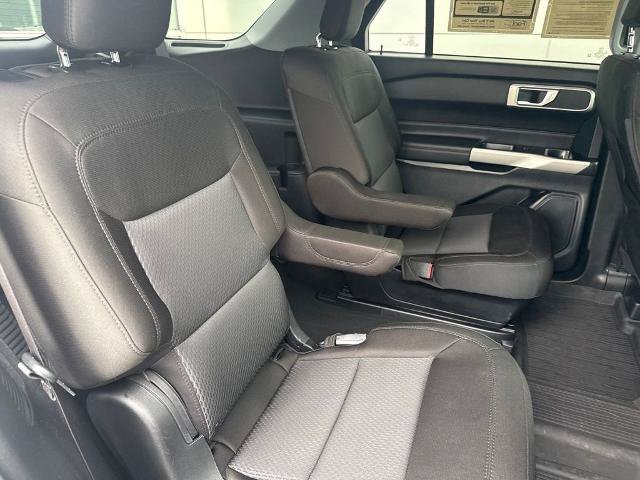 Certified 2024 Ford Explorer XLT RWD image 30