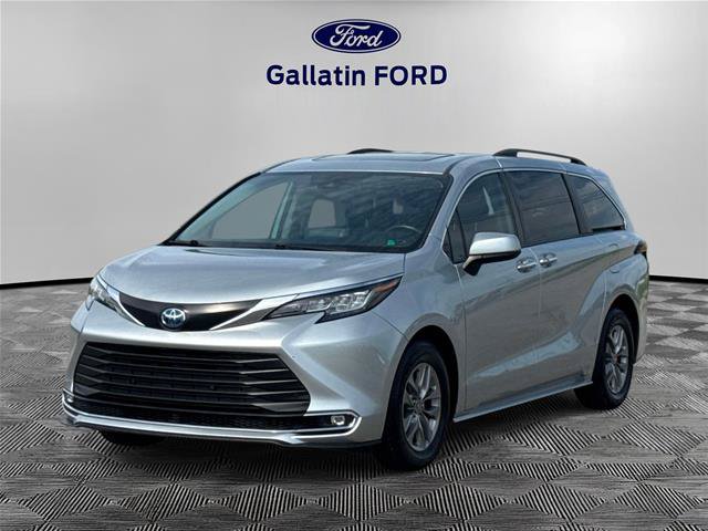 Used 2022 Toyota Sienna XLE