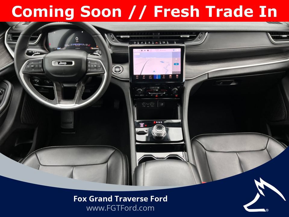Used 2023 Jeep Grand Cherokee Limited AWD/4WD image 2