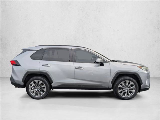 Used 2019 Toyota RAV4 XLE Premium FWD image 4