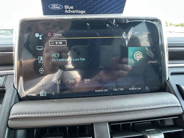 Used 2024 Chevrolet Tahoe Z71 w/ Luxury Package AWD/4WD image 16