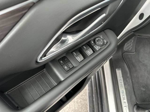 Used 2024 Chevrolet Suburban LT w/ Luxury Package AWD/4WD image 14