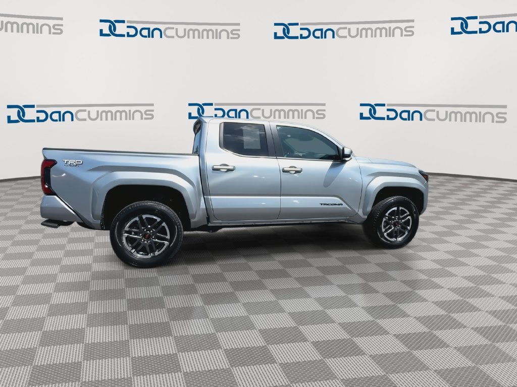 Used 2024 Toyota Tacoma TRD Sport AWD/4WD image 9