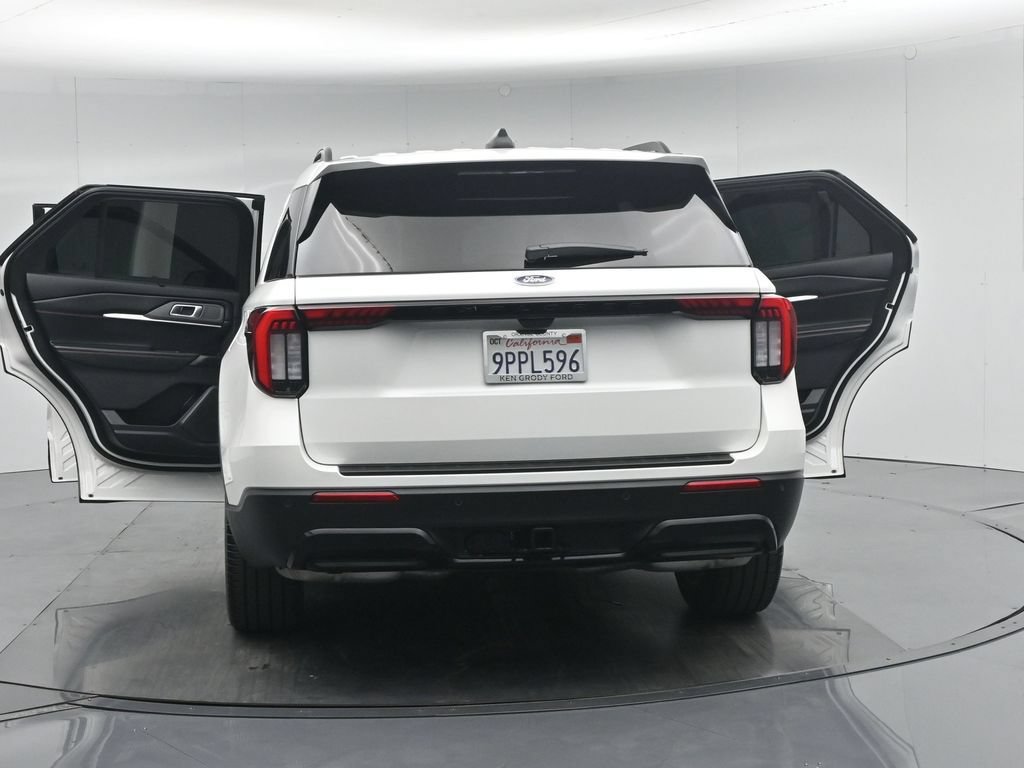 Certified 2025 Ford Explorer ST-Line w/ Premium Package RWD image 37