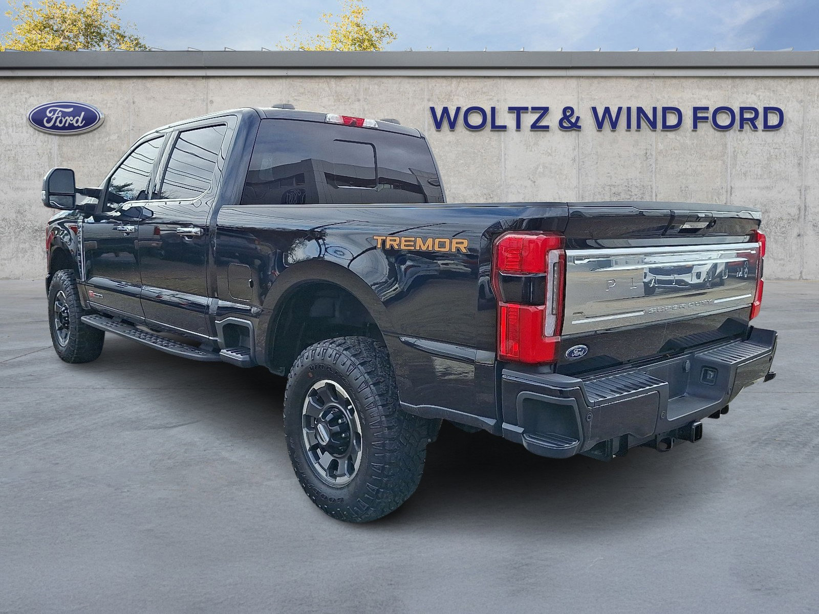 Certified 2024 Ford F250 Platinum w/ Tremor Off-Road Package image 5