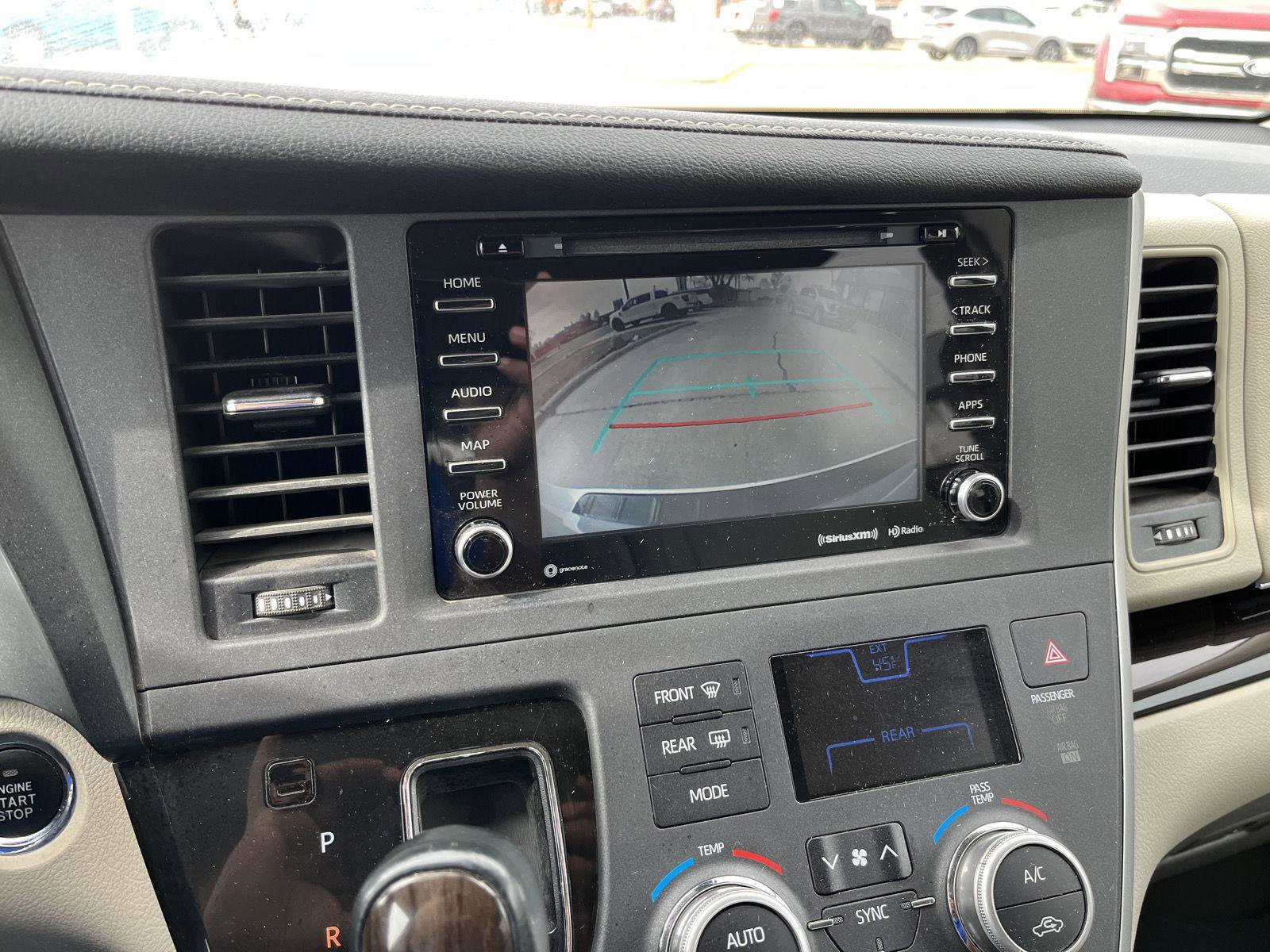 Used 2020 Toyota Sienna XLE w/ XLE Navigation Package image 23