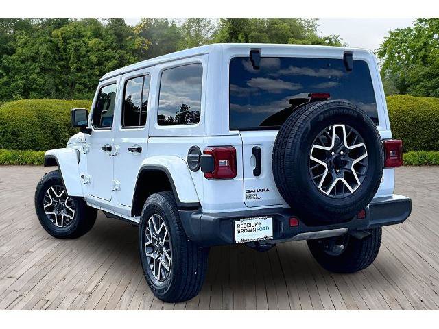 Used 2025 Jeep Wrangler Unlimited Sahara AWD/4WD image 4