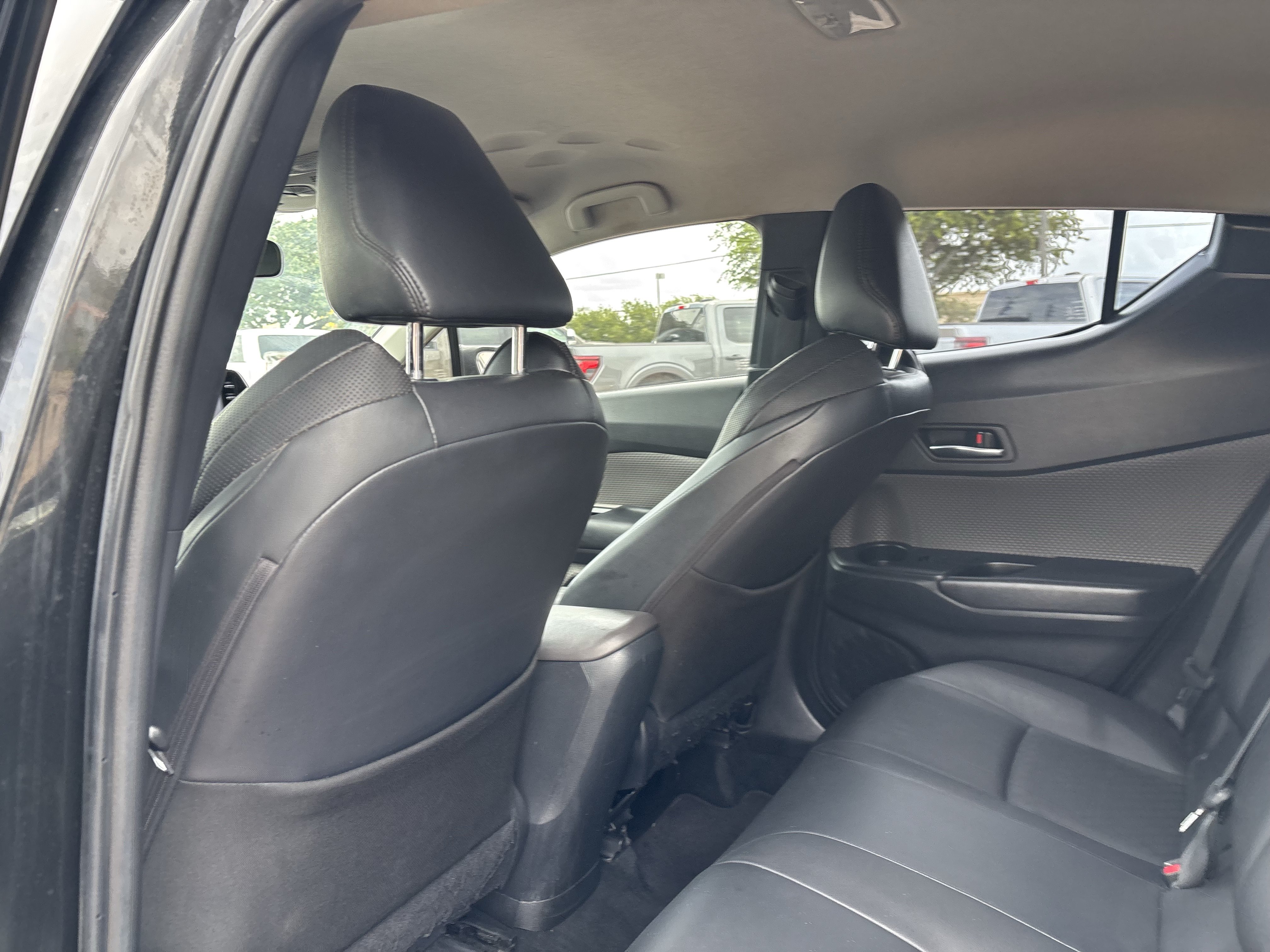 Used 2021 Toyota C-HR Limited FWD image 17