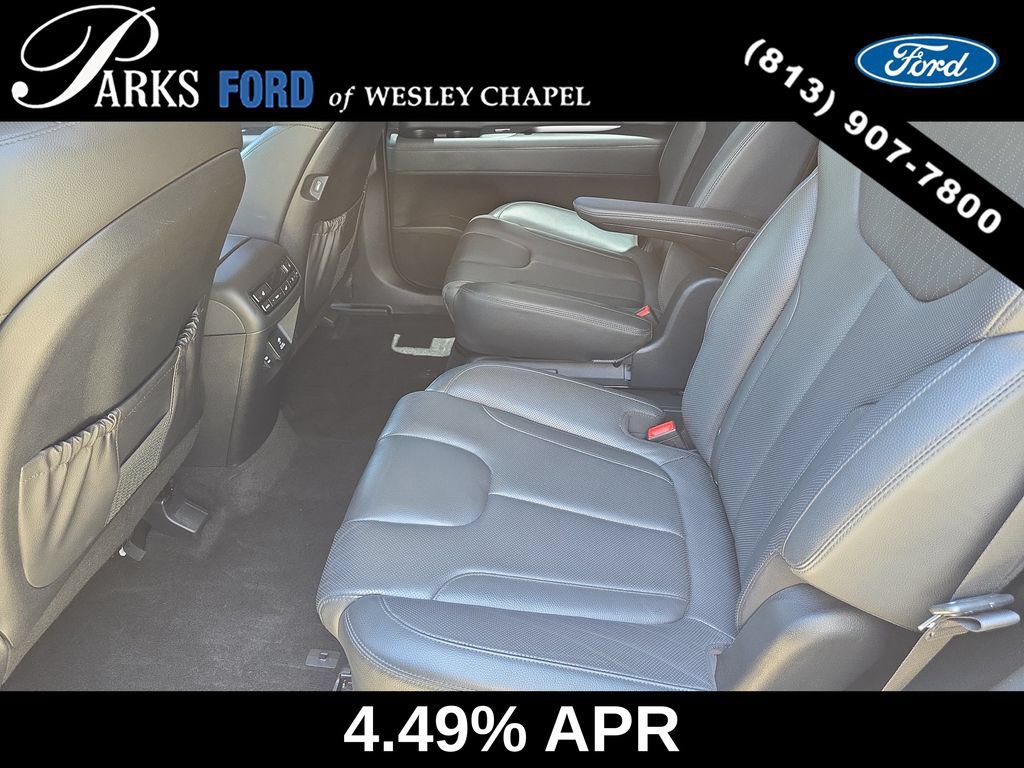 Used 2022 Hyundai Palisade SEL w/ Premium Package FWD image 16