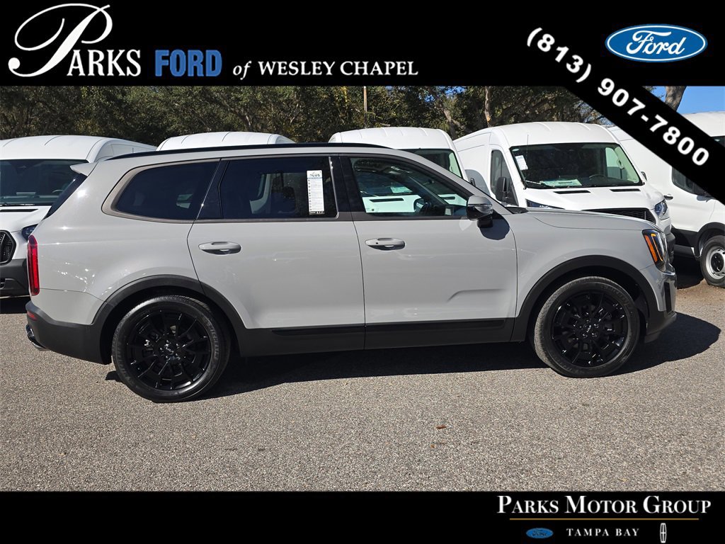 Used 2022 Kia Telluride SX w/ Nightfall Edition Package image 2