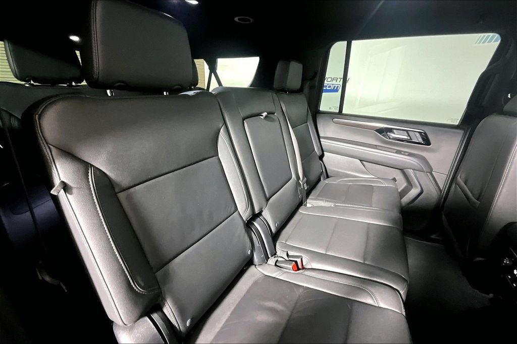 Used 2025 Chevrolet Suburban Z71 AWD/4WD image 22