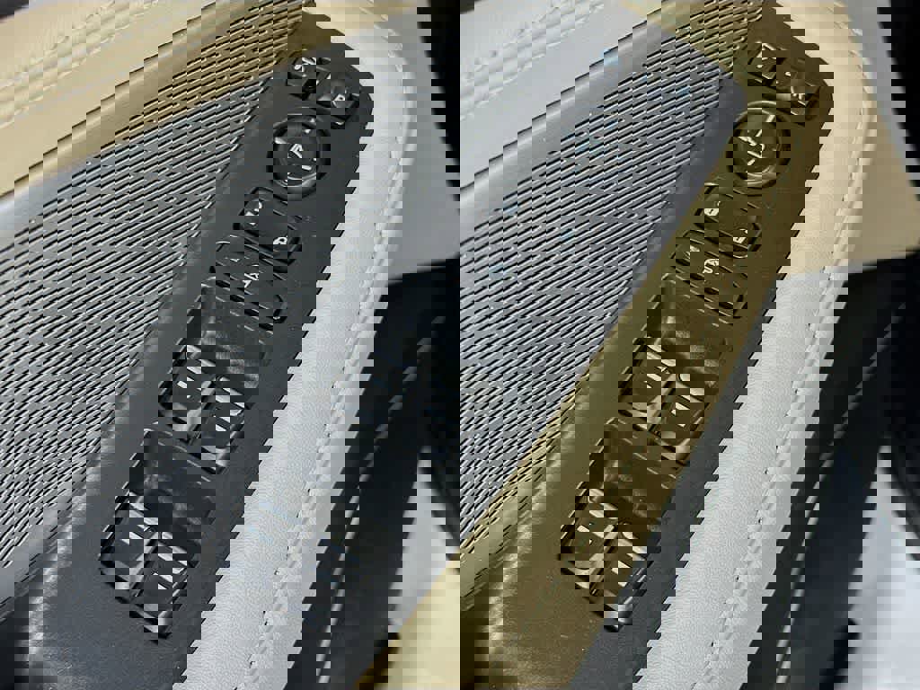 Used 2022 Acura MDX SH-AWD w/ Advance Package image 29