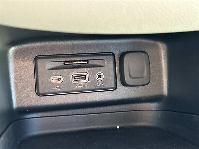 Used 2023 Chevrolet Equinox LT image 37