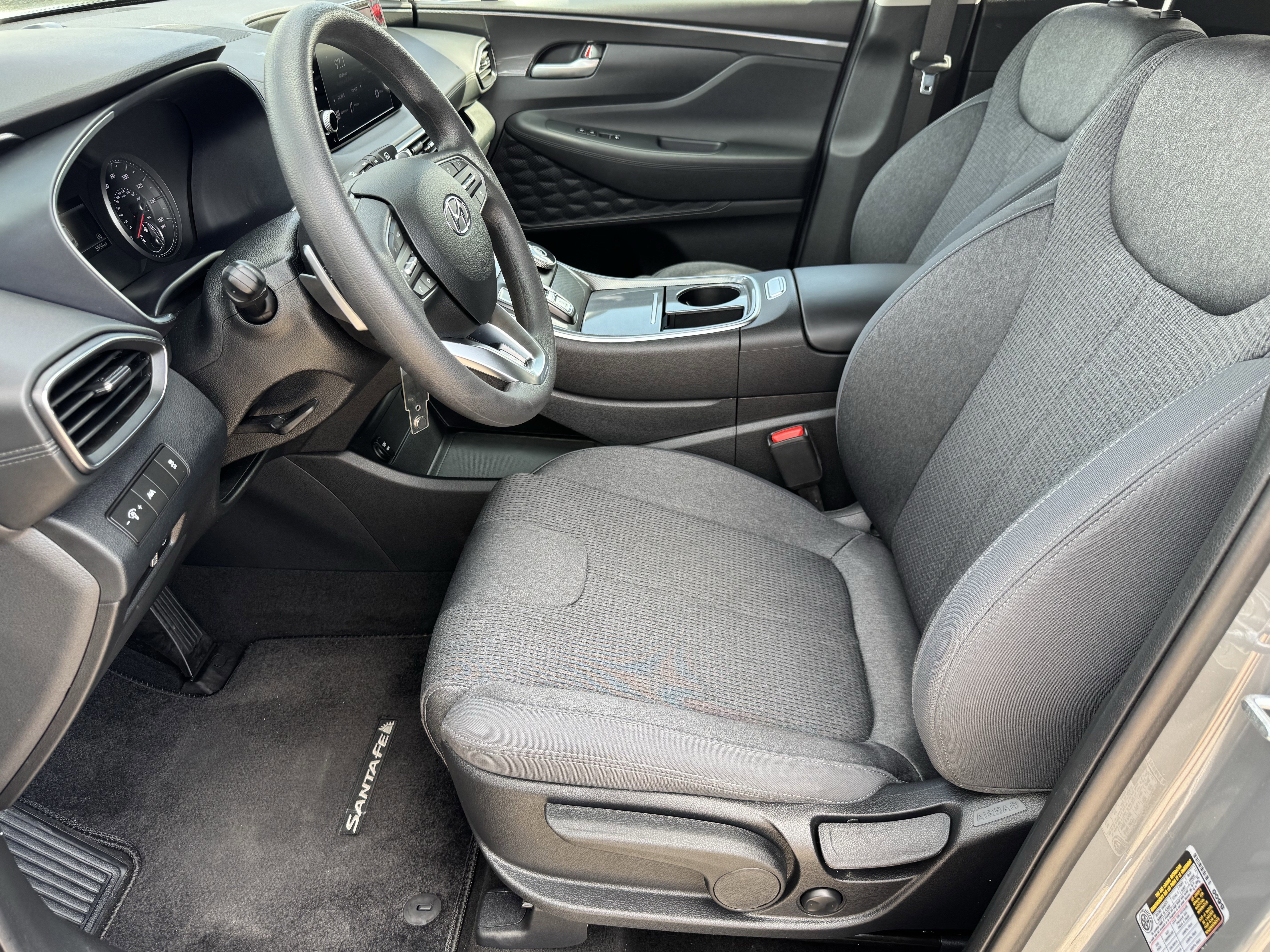 Used 2023 Hyundai Santa Fe SE w/ Cargo Package image 10