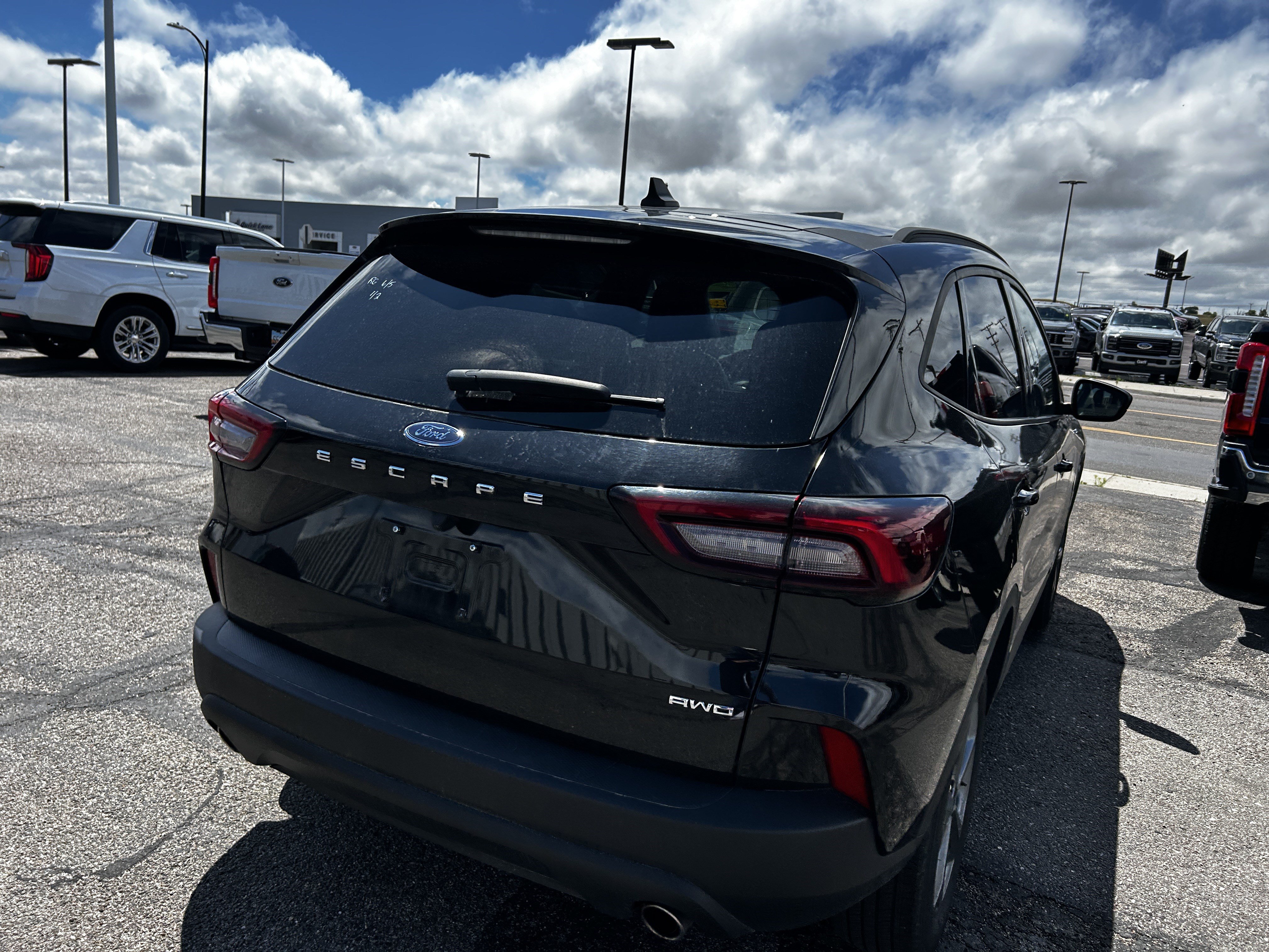 Certified 2025 Ford Escape ST-Line Select AWD/4WD image 6