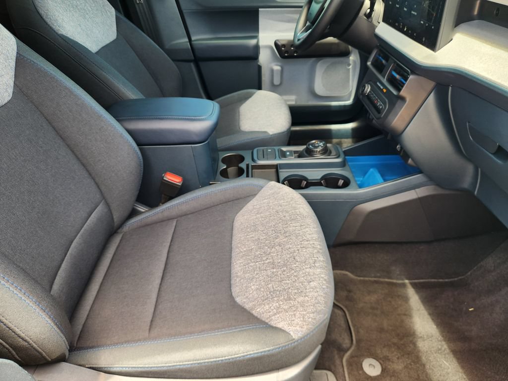 Certified 2025 Ford Maverick XLT FWD image 13