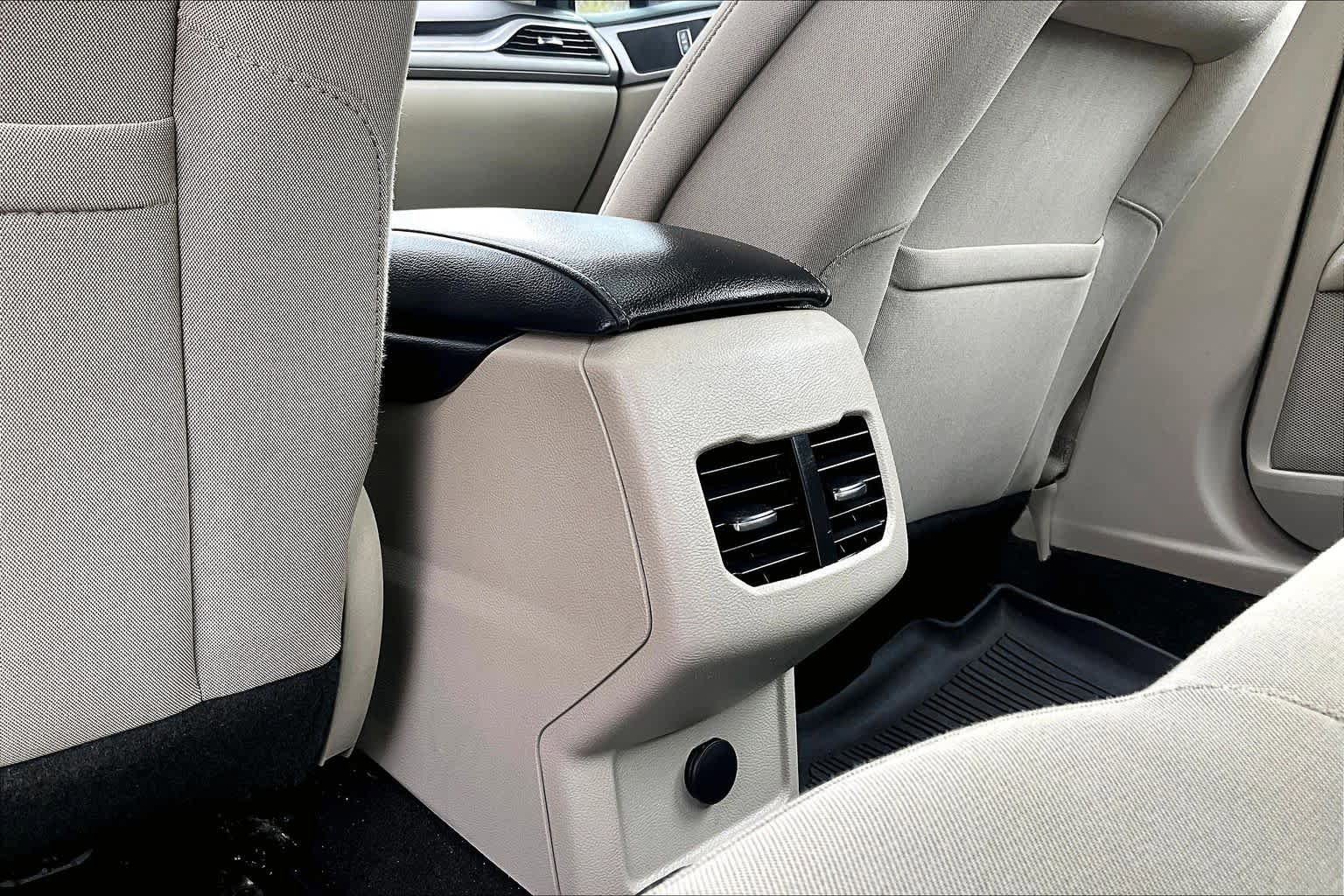 Certified 2019 Ford Fusion SE AWD/4WD image 35
