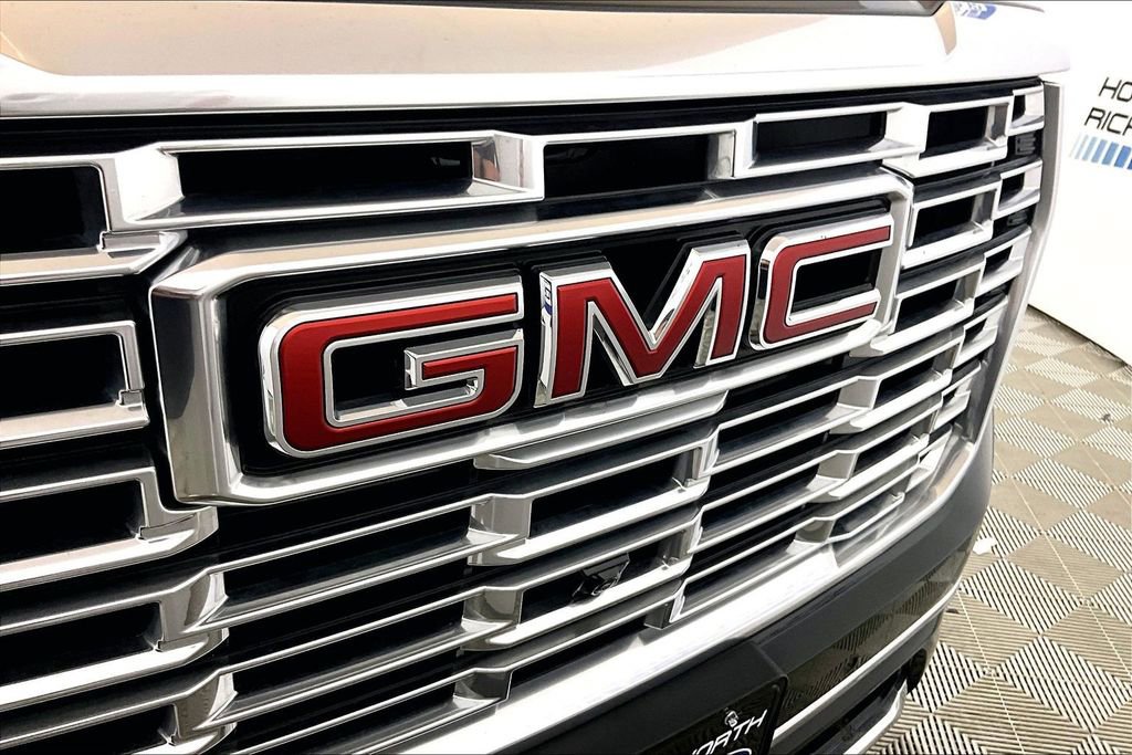 Used 2025 GMC Yukon Denali AWD/4WD image 24