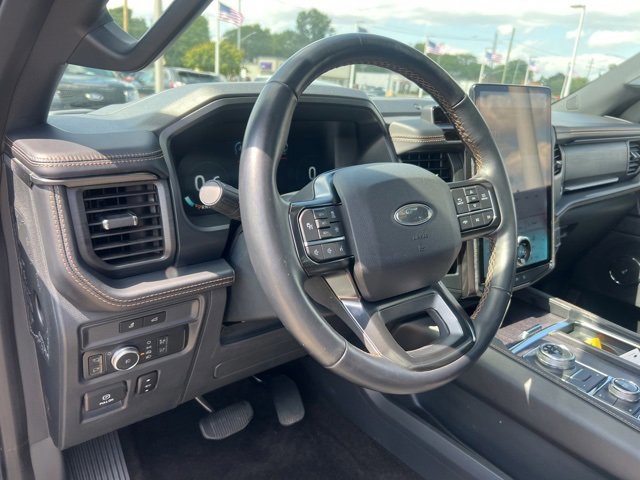 Certified 2022 Ford Expedition Platinum image 8