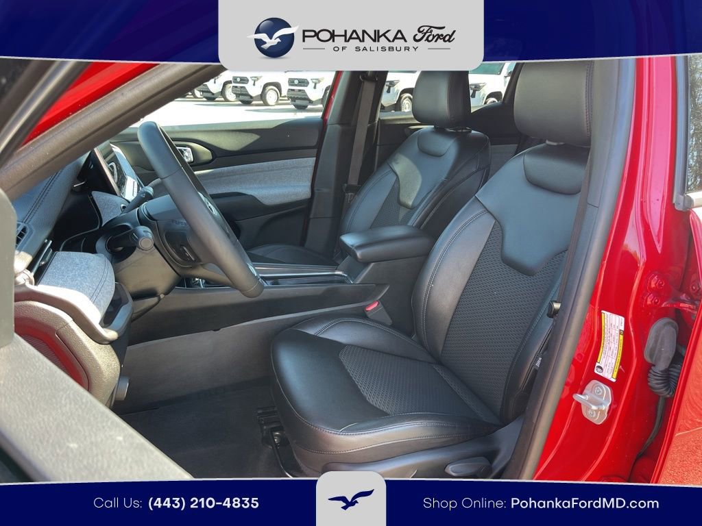 Used 2024 Jeep Compass Latitude AWD/4WD image 19