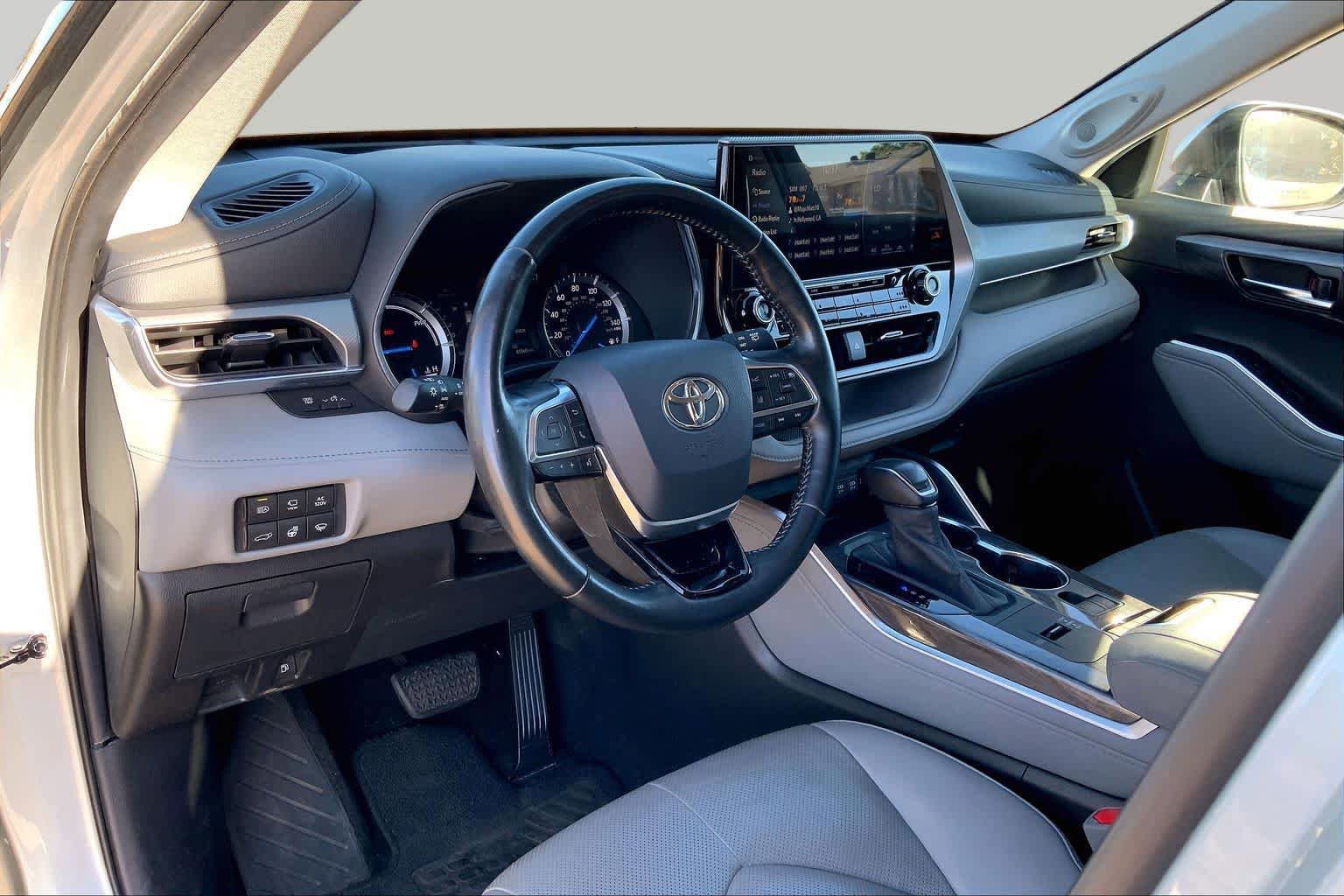 Used 2020 Toyota Highlander Platinum AWD/4WD image 28